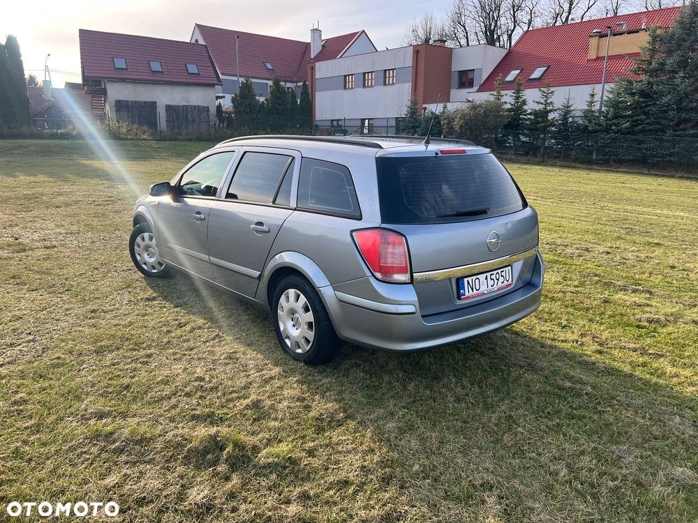 Opel Astra 1.8 Caravan - 4