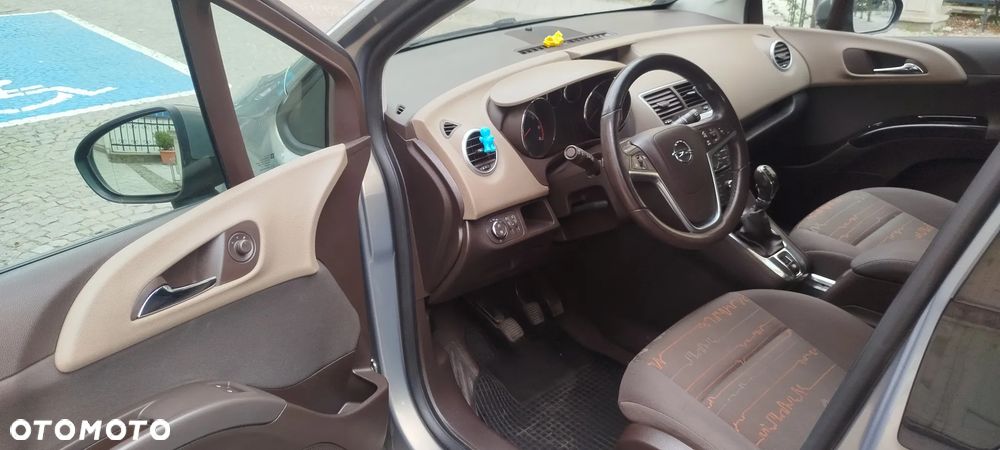 Opel Meriva - 12