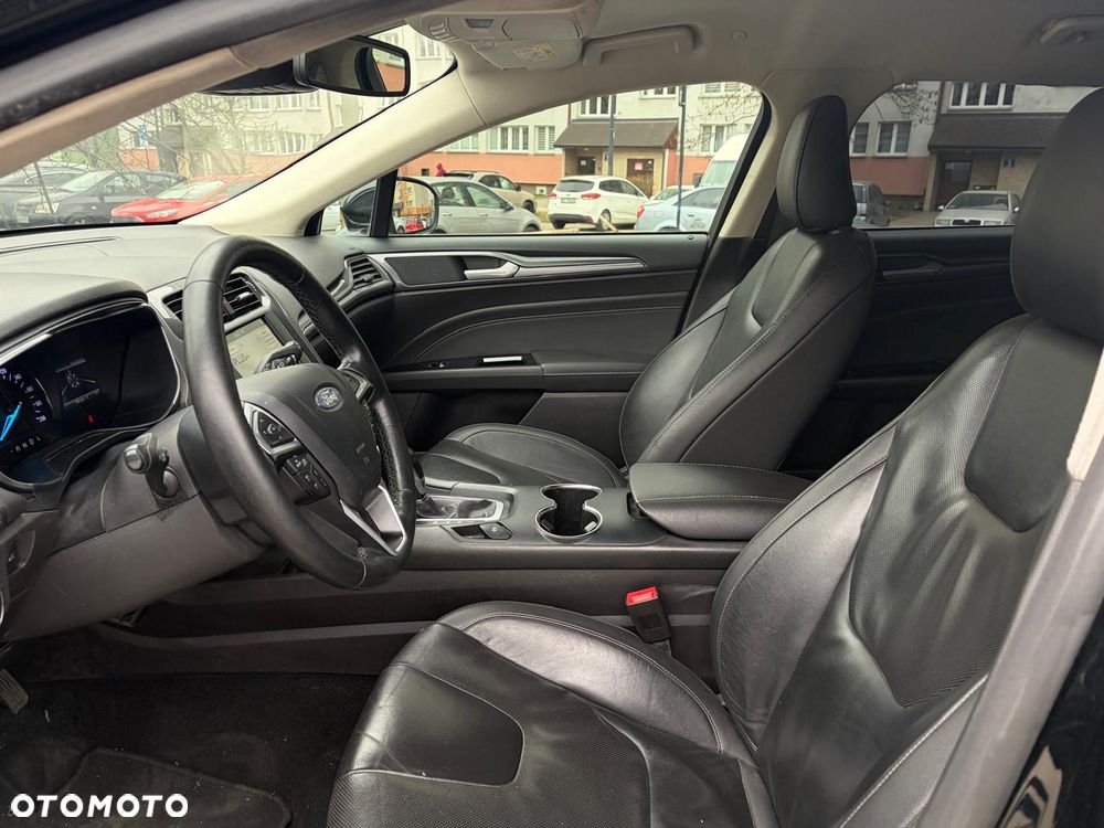 Ford Mondeo 2.0 Hybrid Titanium - 16
