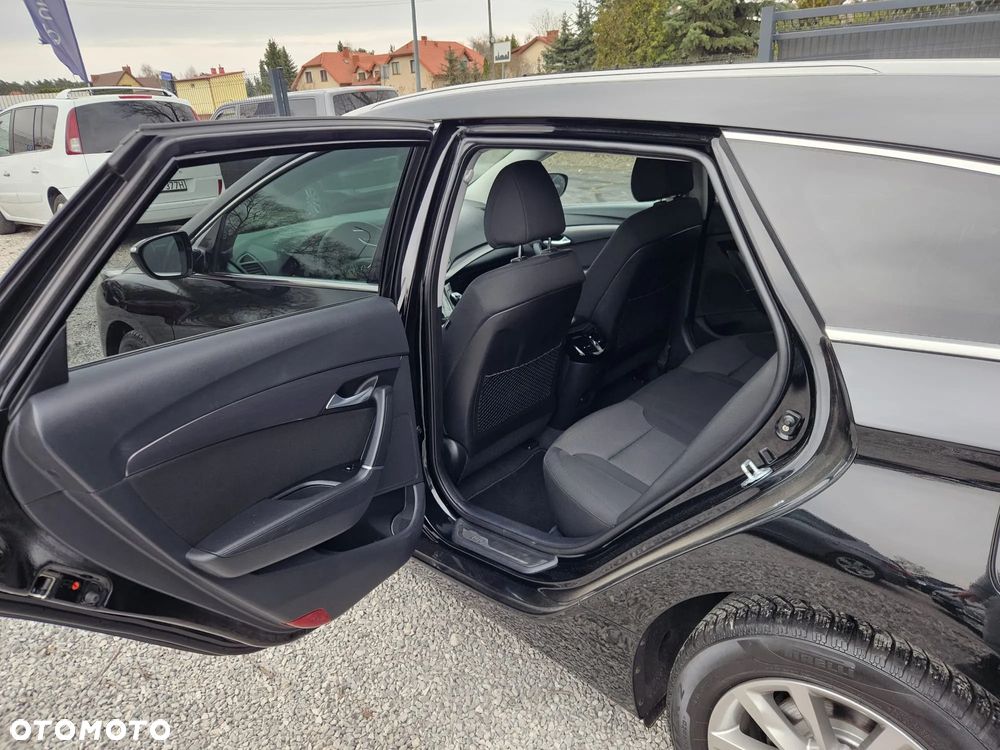 Hyundai i40 Kombi blue 1.6 Trend - 32