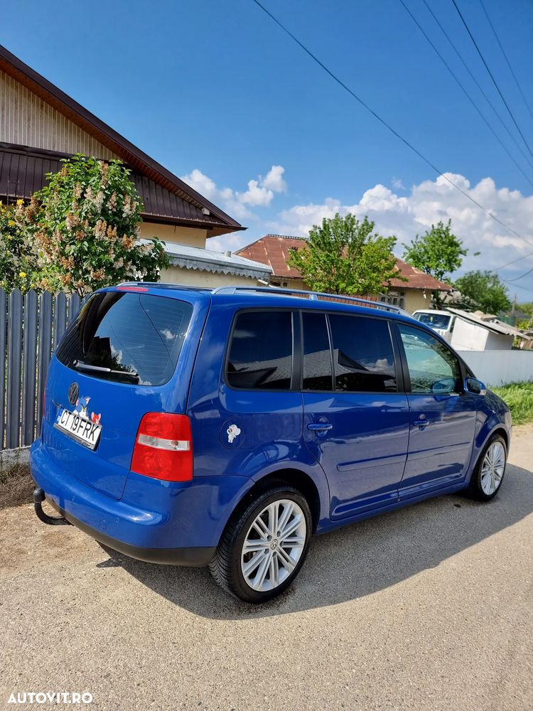 Volkswagen Touran - 3