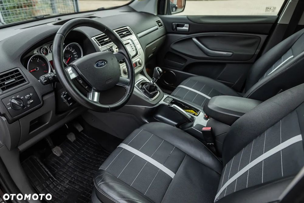 Ford Kuga 2.0 TDCi 2x4 Titanium - 15