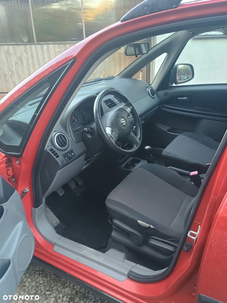 Suzuki SX4 - 5