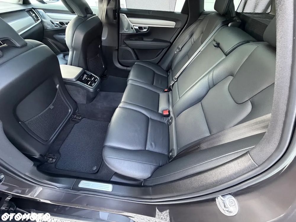Volvo V90 Cross Country B5 D AWD Ultimate - 30