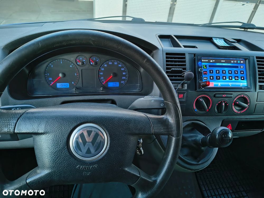 Volkswagen Transporter - 18