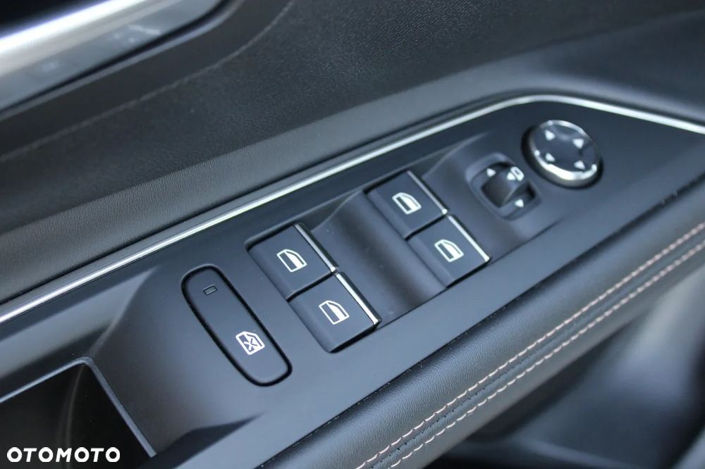 Peugeot 5008 PureTech 130 EAT8 Stop & Start GT - 27