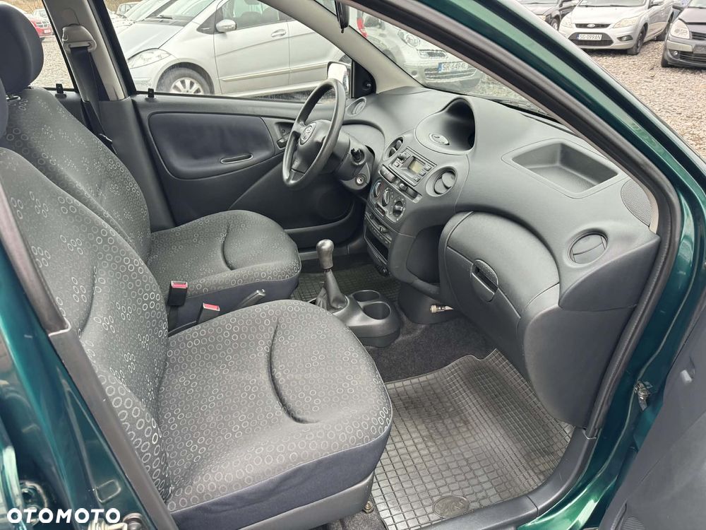 Toyota Yaris 1.0 Luna - 21