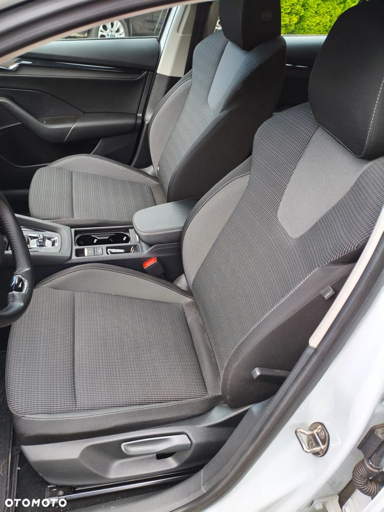 Skoda Octavia 2.0 TDI DSG Style - 17