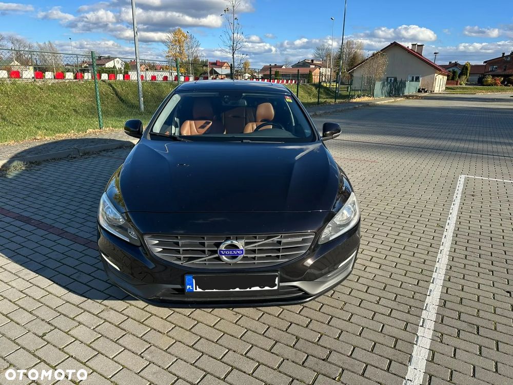Volvo V60 D2 Momentum - 2