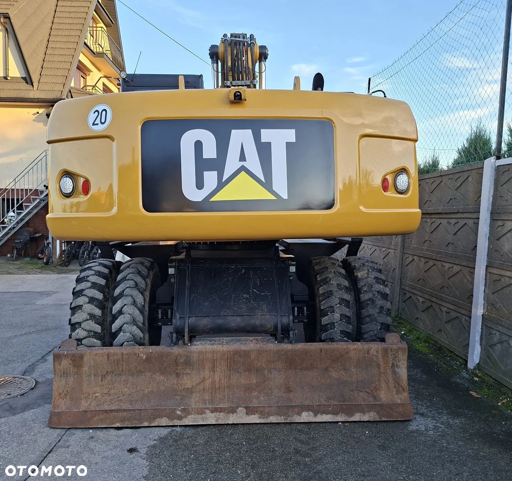 Caterpillar CAT M 322 D - 8