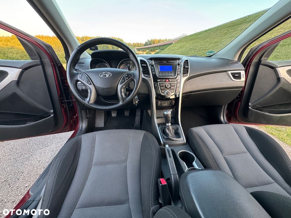 Hyundai i30 blue 1.4 YES Gold - 8