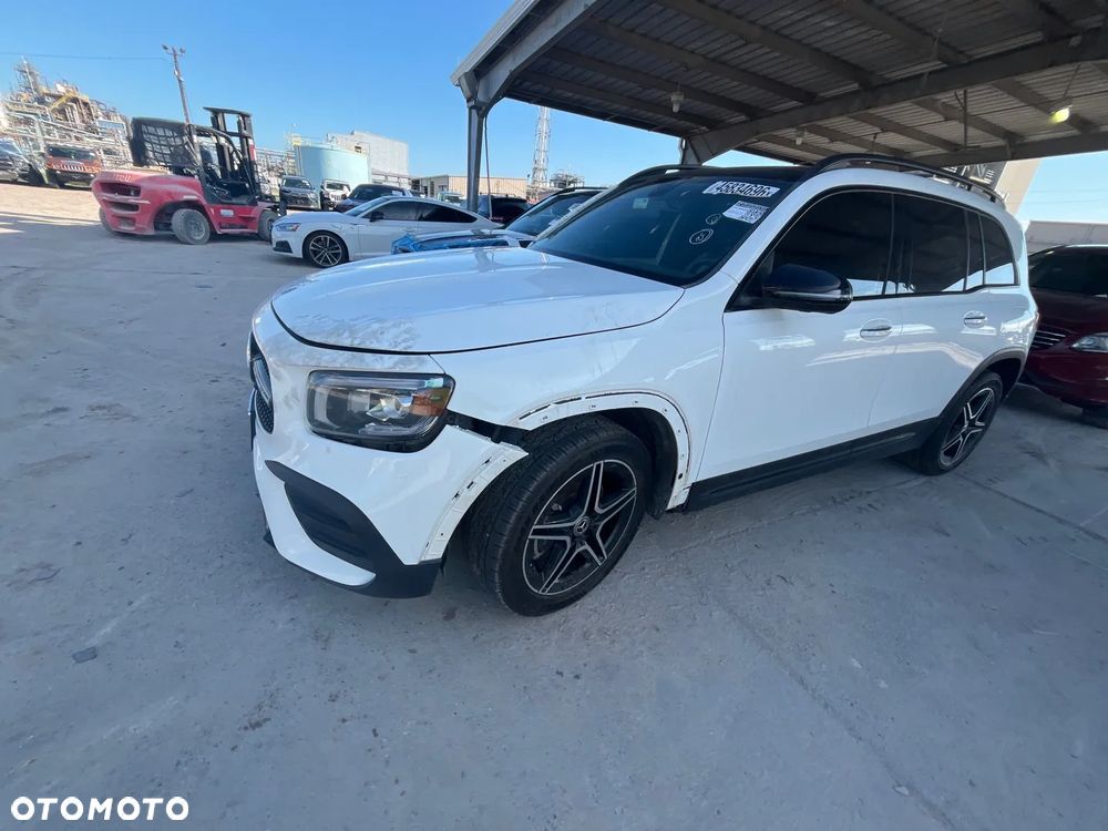 Mercedes-Benz GLB - 27