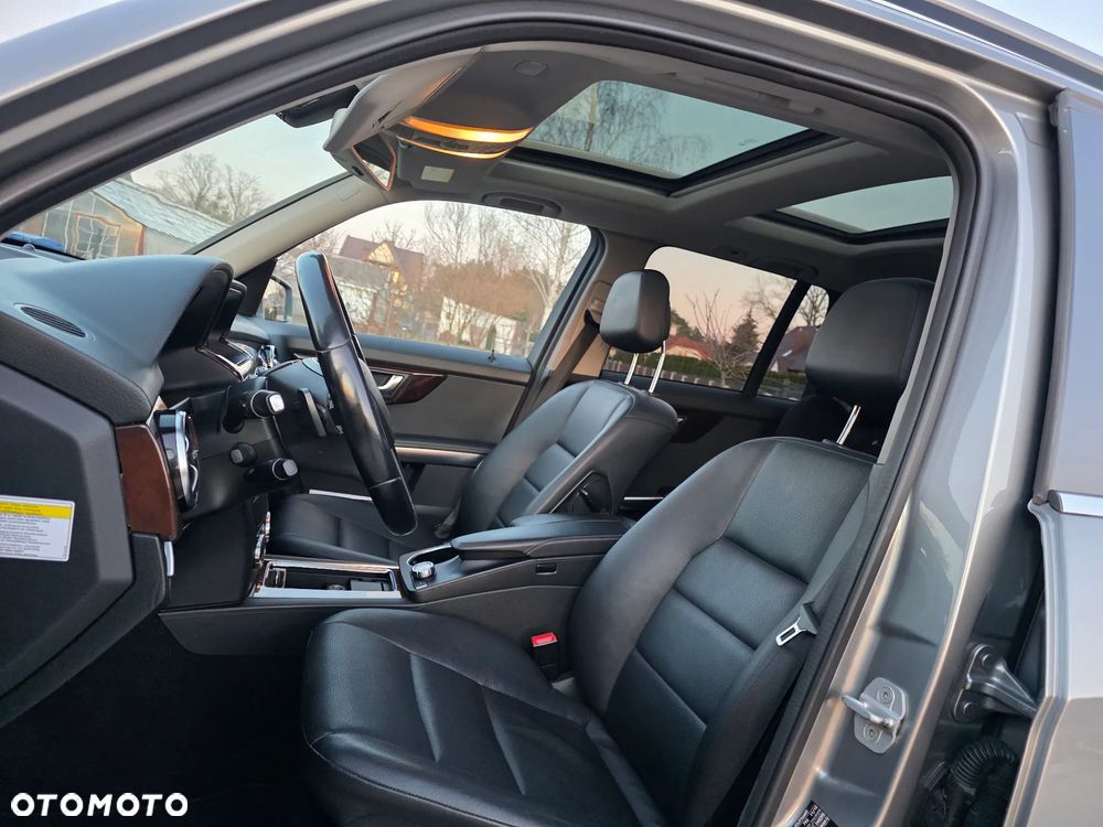 Mercedes-Benz GLK 350 4-Matic - 10