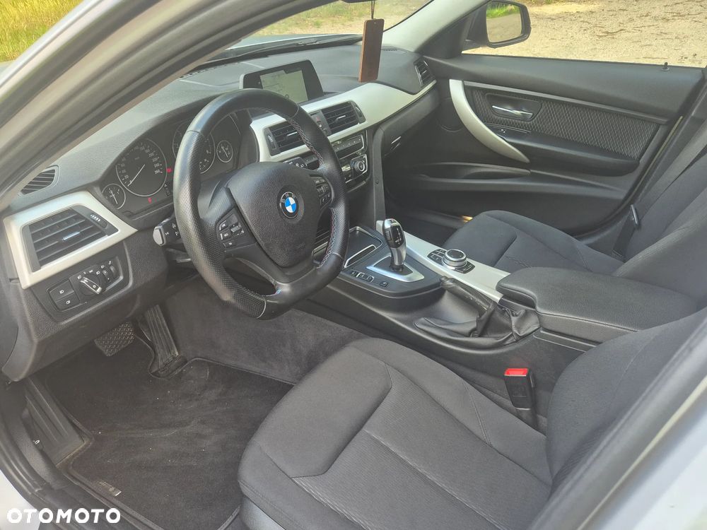 BMW Seria 3 320d - 10
