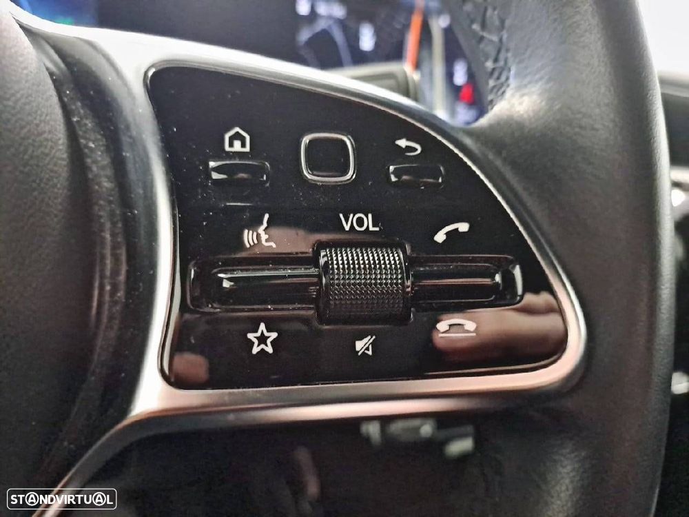 Mercedes-Benz CLA 250 e Shooting Brake AMG Line - 17