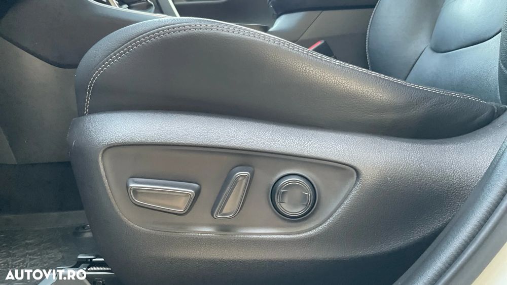 Toyota RAV4 2.5 VVT-iE 4x4 Luxury - 38
