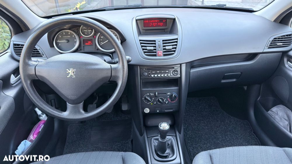 Peugeot 207 - 6