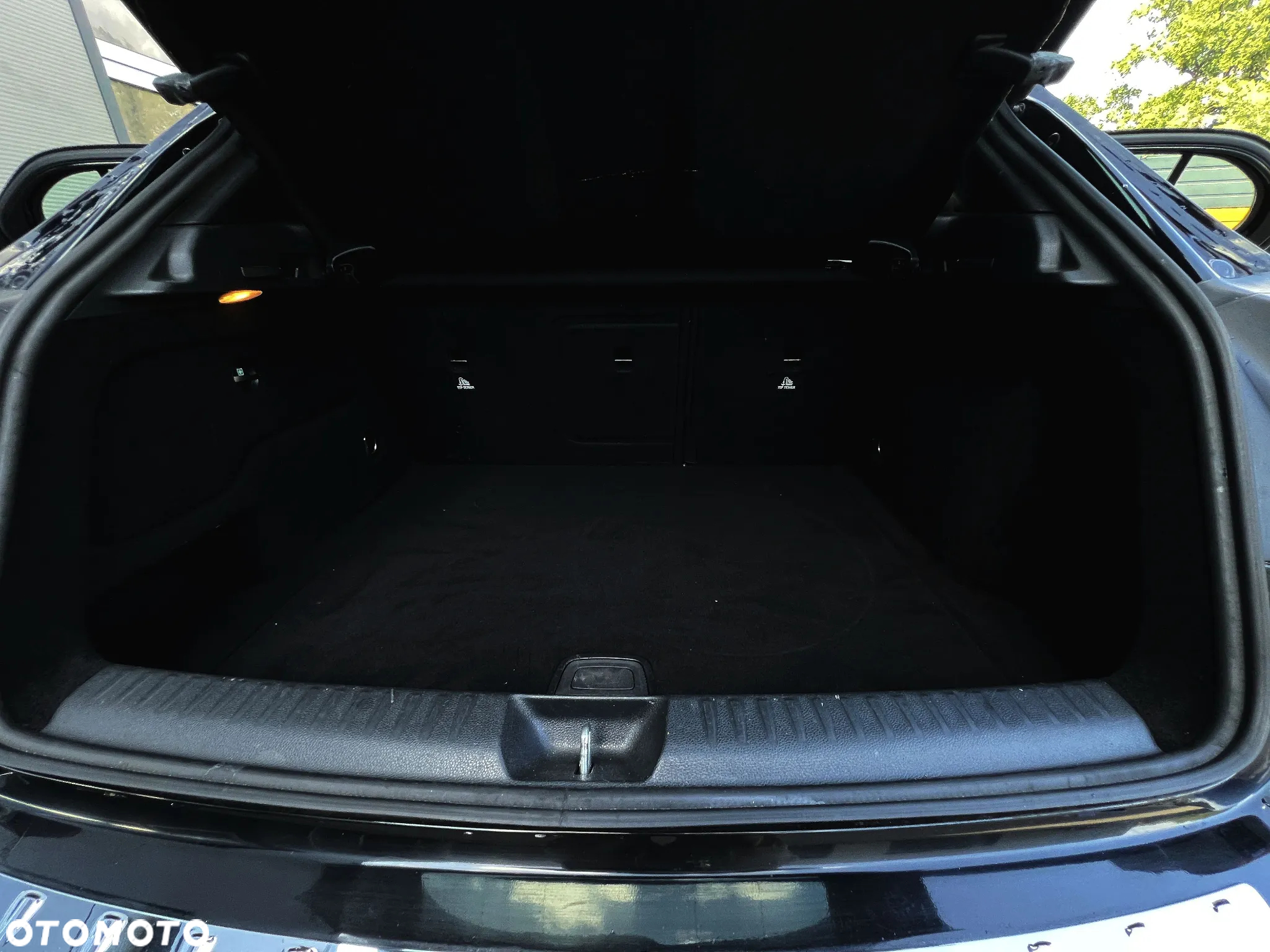 Mercedes-Benz GLA 250 7G-DCT - 19