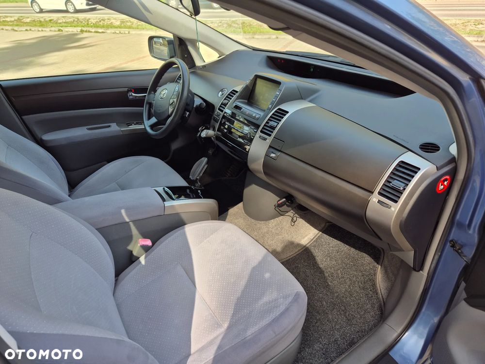 Toyota Prius 1.5 VVT-i Sol - 17