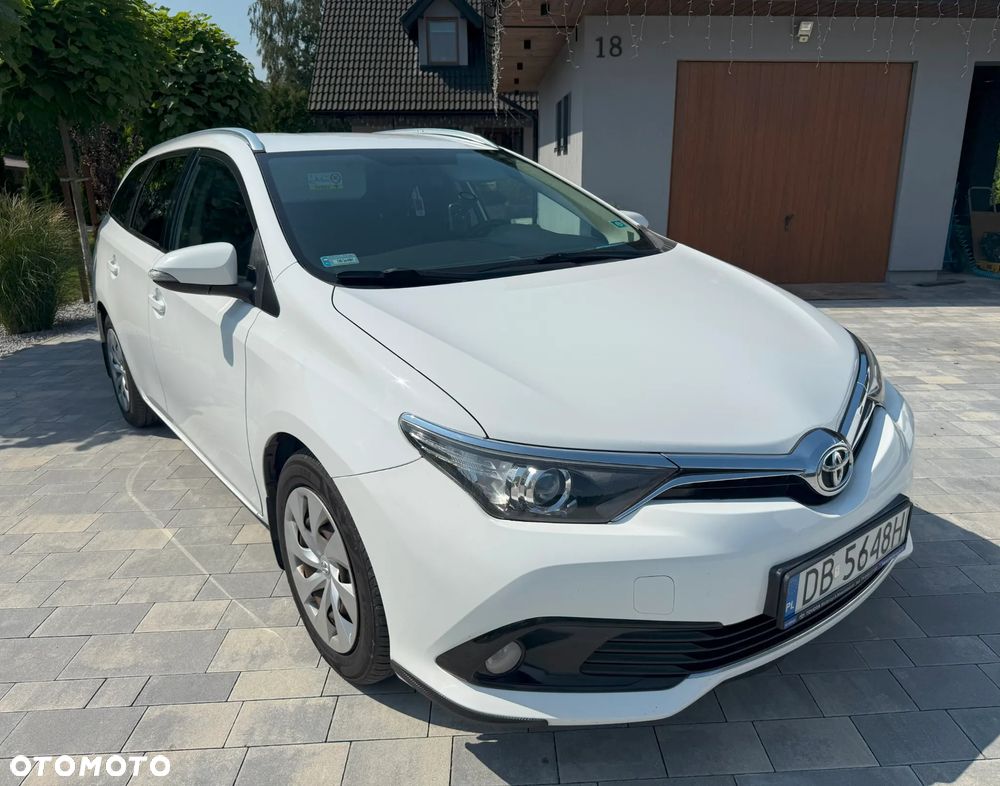 Toyota Auris 1.6 D-4D Dynamic - 3