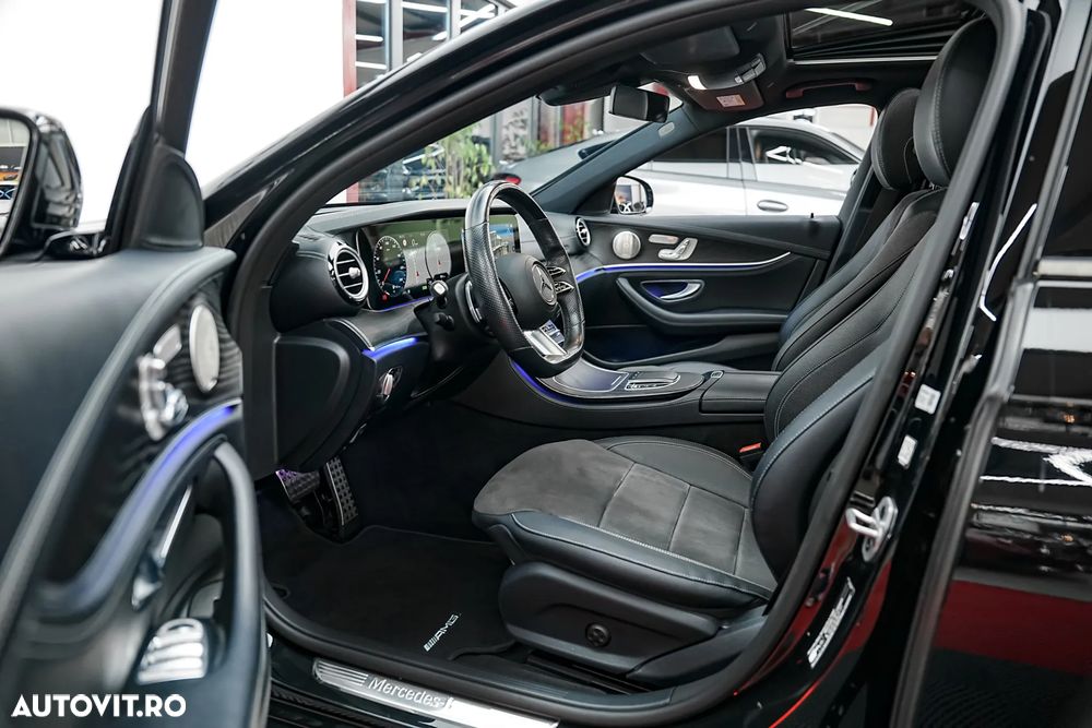 Mercedes-Benz E 300 de 4Matic 9G-TRONIC AMG Line - 4