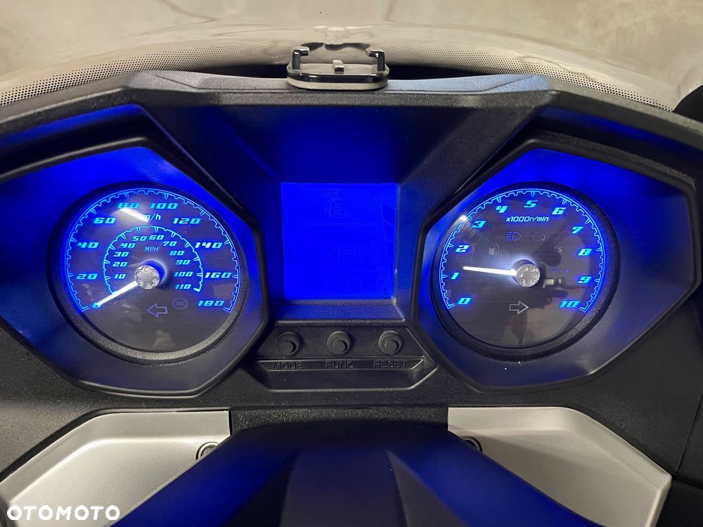 Kymco Downtown - 15