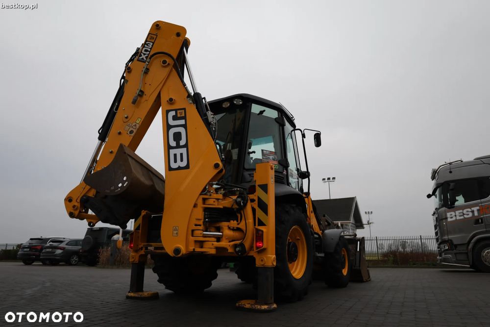 JCB 3CX - 6