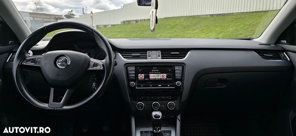 Skoda Octavia Combi Diesel 2.0 TDI Style - 13