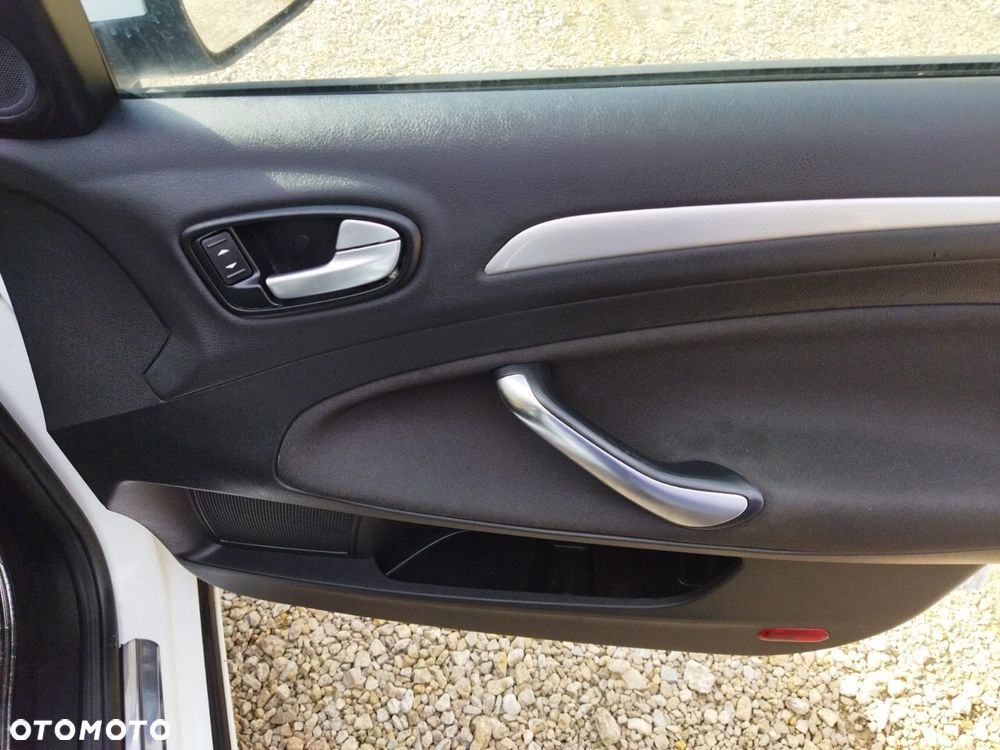 Ford Mondeo 2.0 TDCi Ambiente - 19