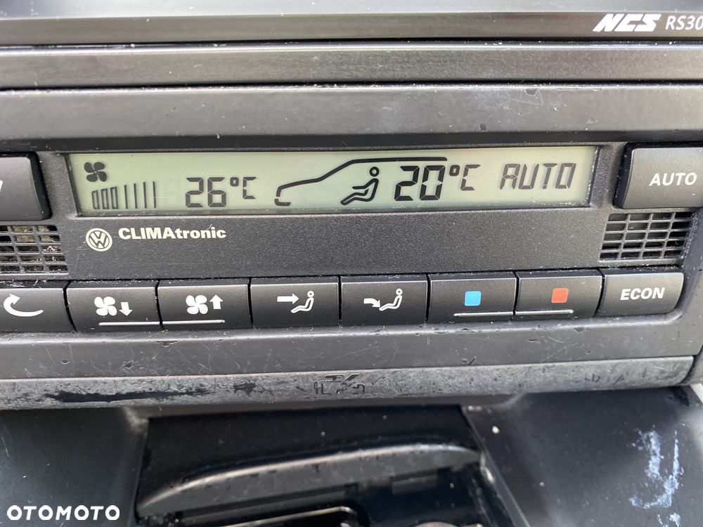 Volkswagen Golf 1.6 - 4