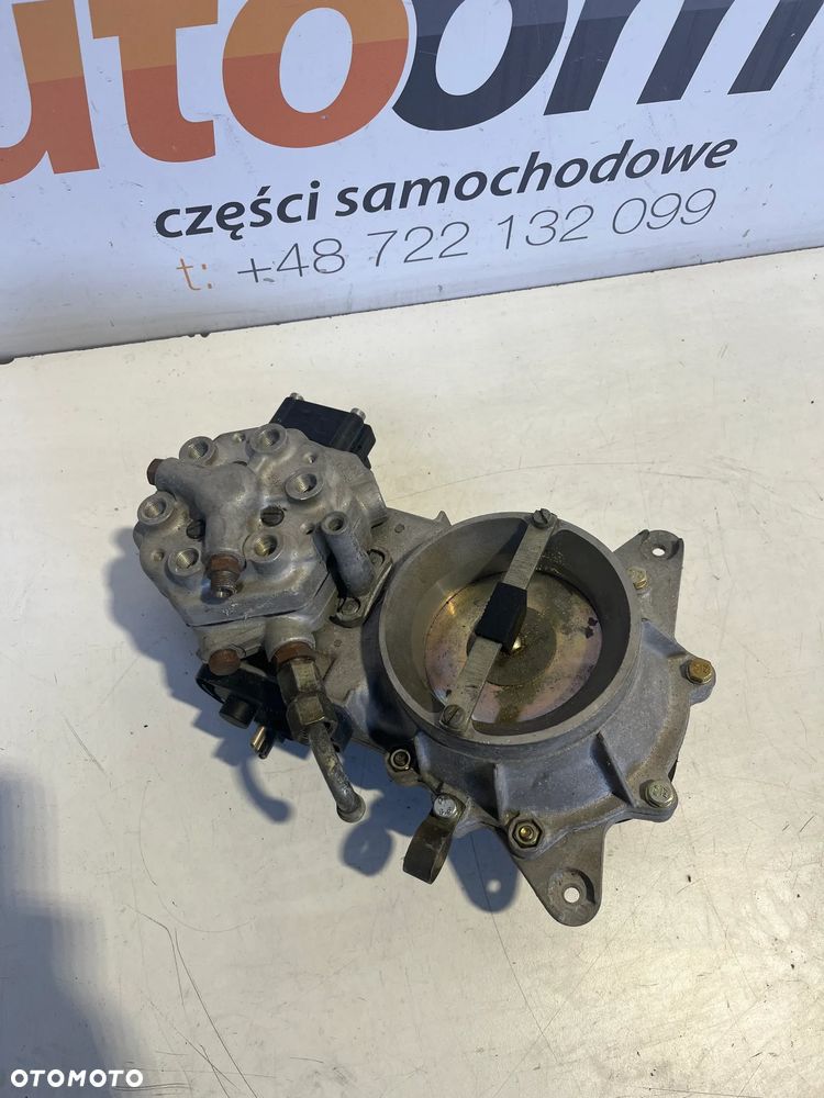 MERCEDES E W124 84- 3.0 ROZDZIELACZ WTRYSK 0438121033 0438101012 - 1