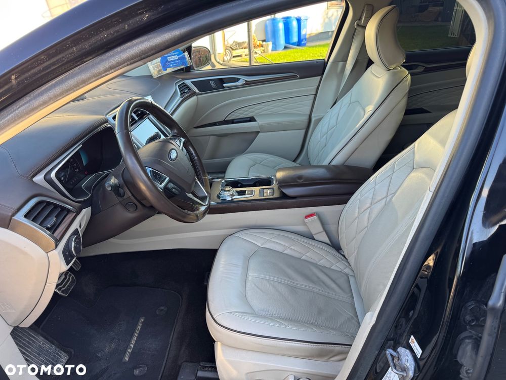Ford Fusion - 9