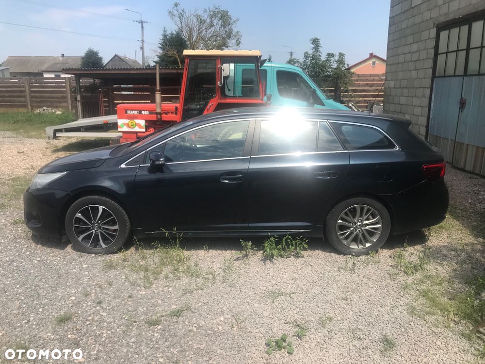Toyota Avensis - 5