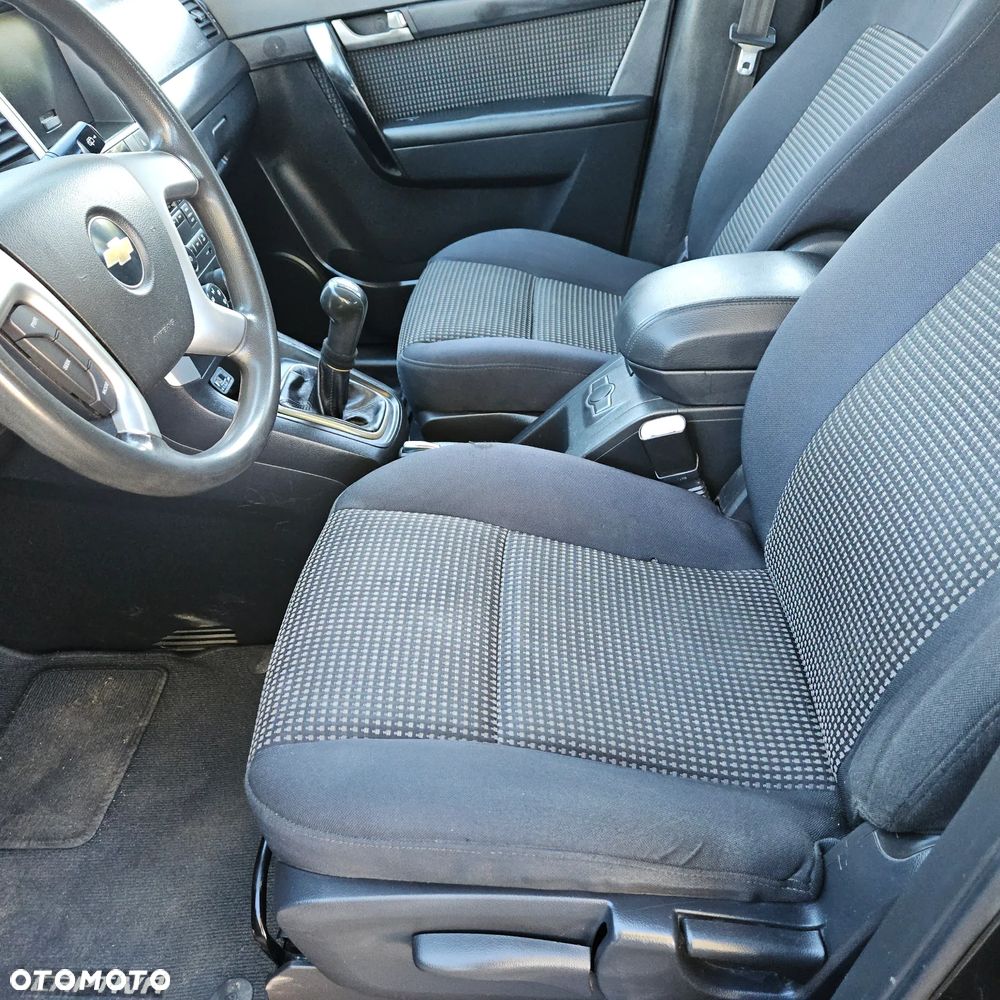 Chevrolet Captiva 2.4 LS 5os - 13