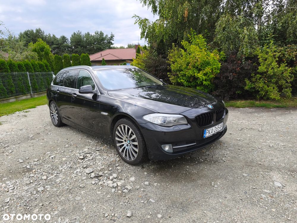 BMW Seria 5 525d xDrive - 6