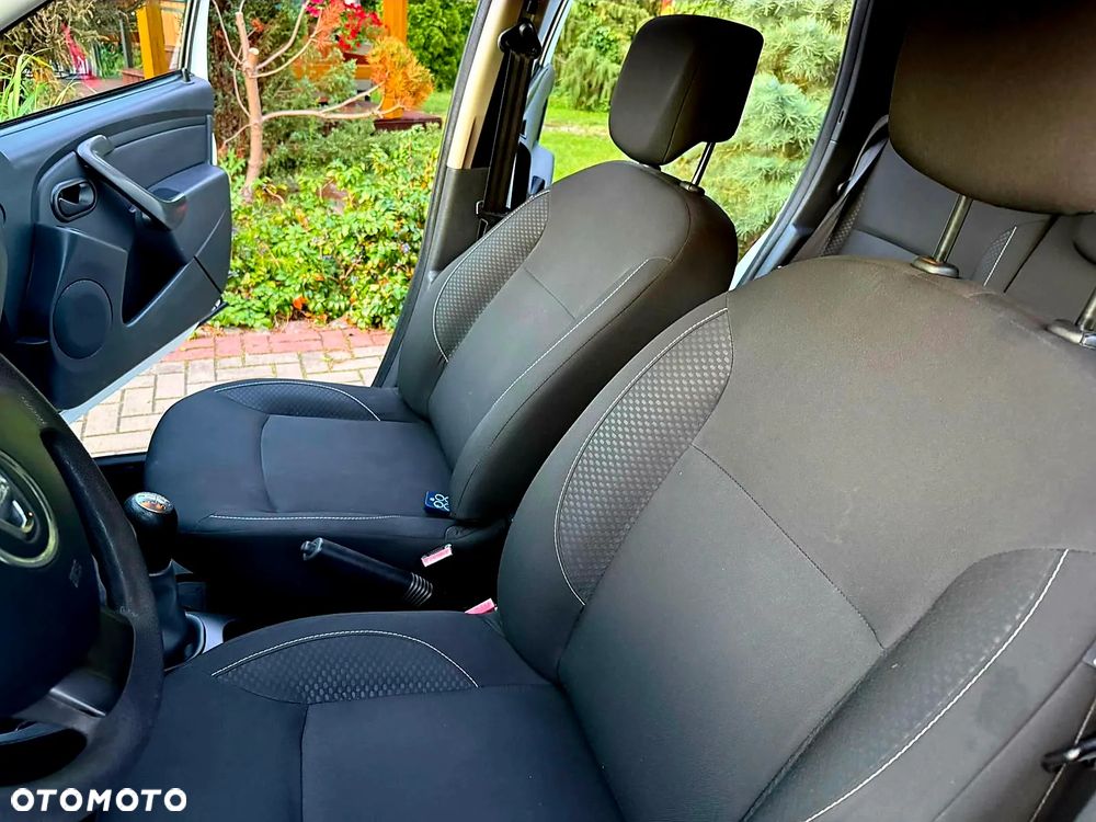 Dacia Duster 1.6 SCe Blackshadow S&S - 8