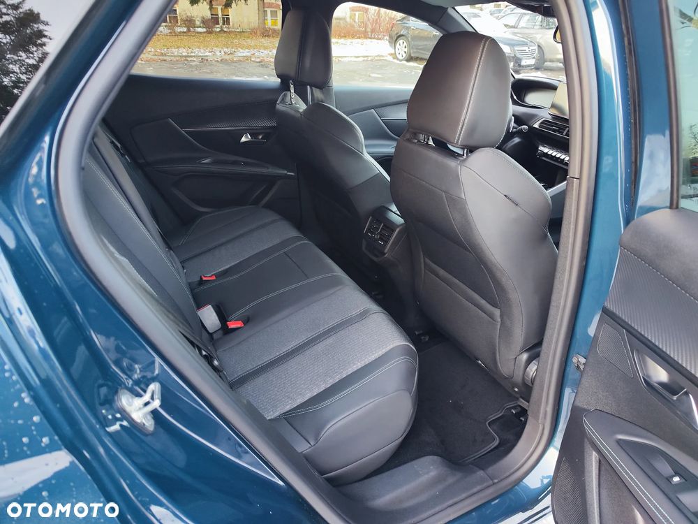 Peugeot 3008 1.6 PureTech HYbrid Allure S&S EAT8 - 9