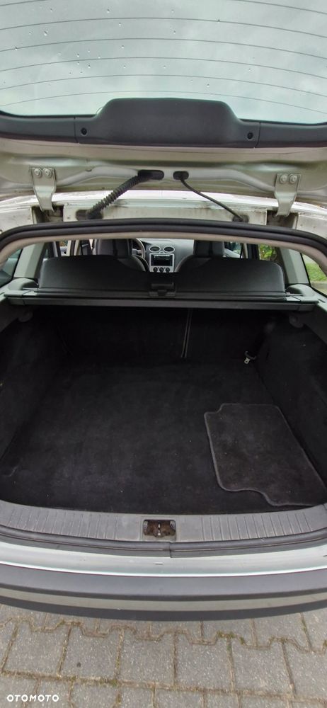 Ford Focus 1.6 TDCi DPF Ambiente - 10