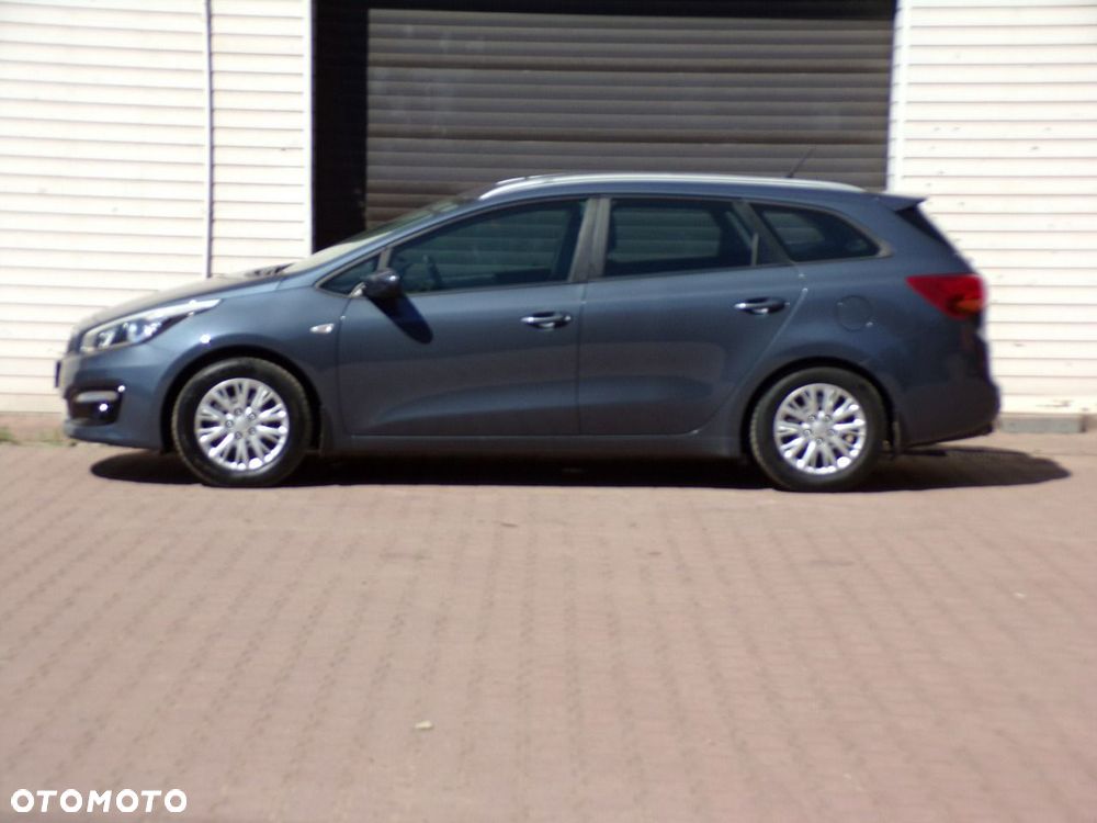 Kia Ceed - 10