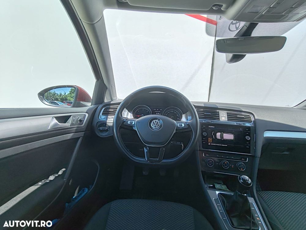 Volkswagen Golf - 8