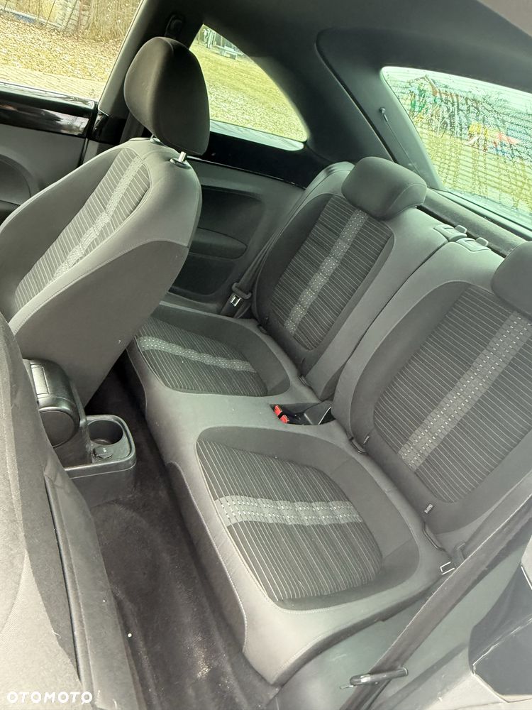 Volkswagen New Beetle - 8