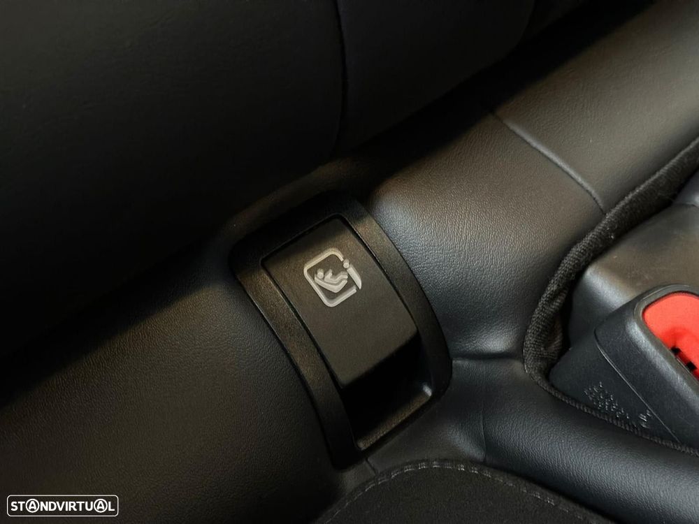 Mercedes-Benz C 300 de 4Matic T 9G-TRONIC AMG Line - 14