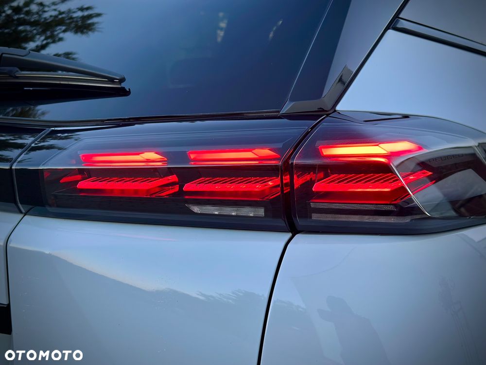 Peugeot 2008 PureTech 130 EAT8 GT Exclusive - 13