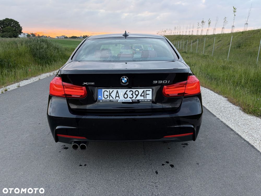BMW Seria 3 330i xDrive Edition M Sport Shadow - 6