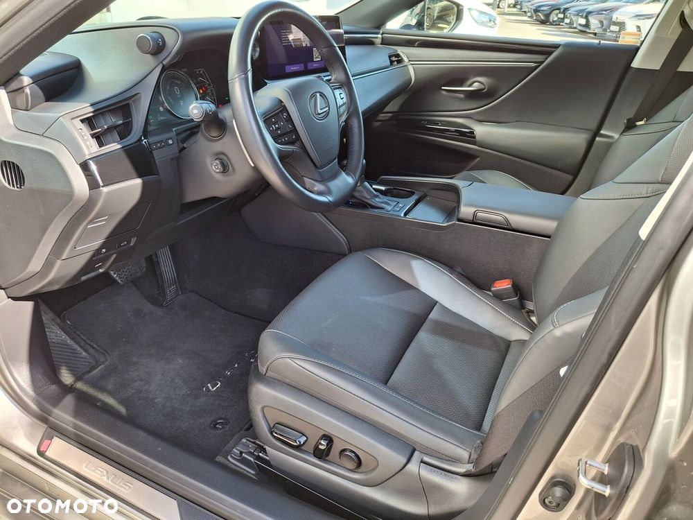 Lexus ES 300h Business Edition - 9