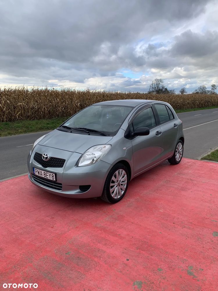 Toyota Yaris 1.3 VVT-i Sol - 2