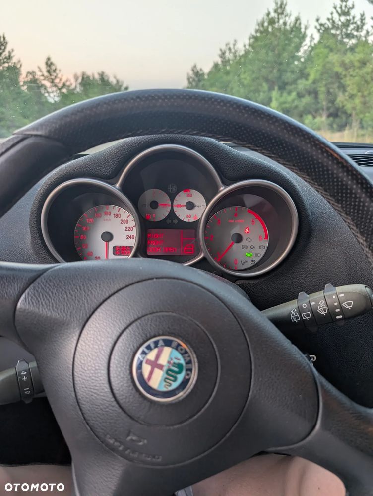 Alfa Romeo 147 1.9 JTD Distinctive - 10