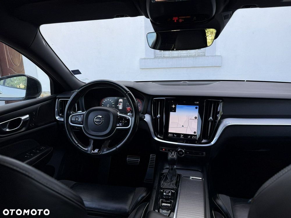 Volvo V60 T4 Geartronic R-Design - 40