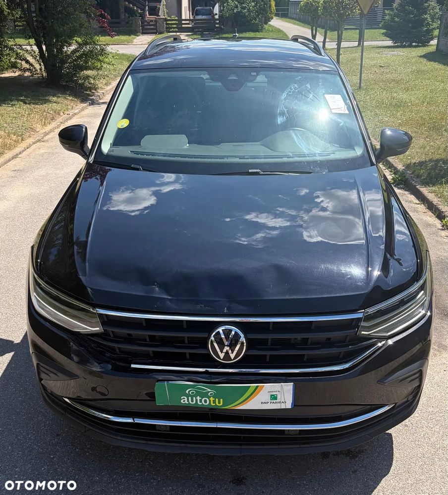 Volkswagen Tiguan - 1