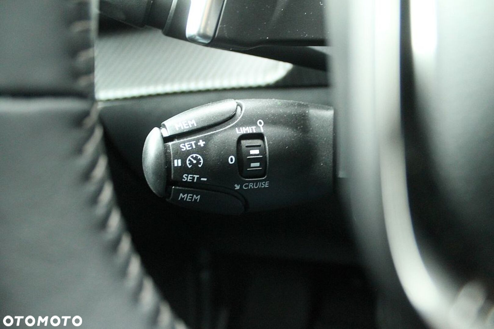 Peugeot 208 - 20